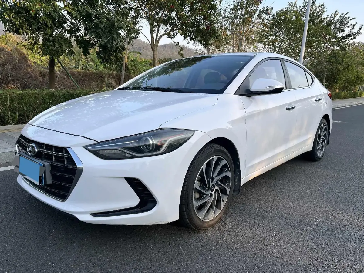 2020 Hyundai Elantra 1.5L 115HP L4 CVT