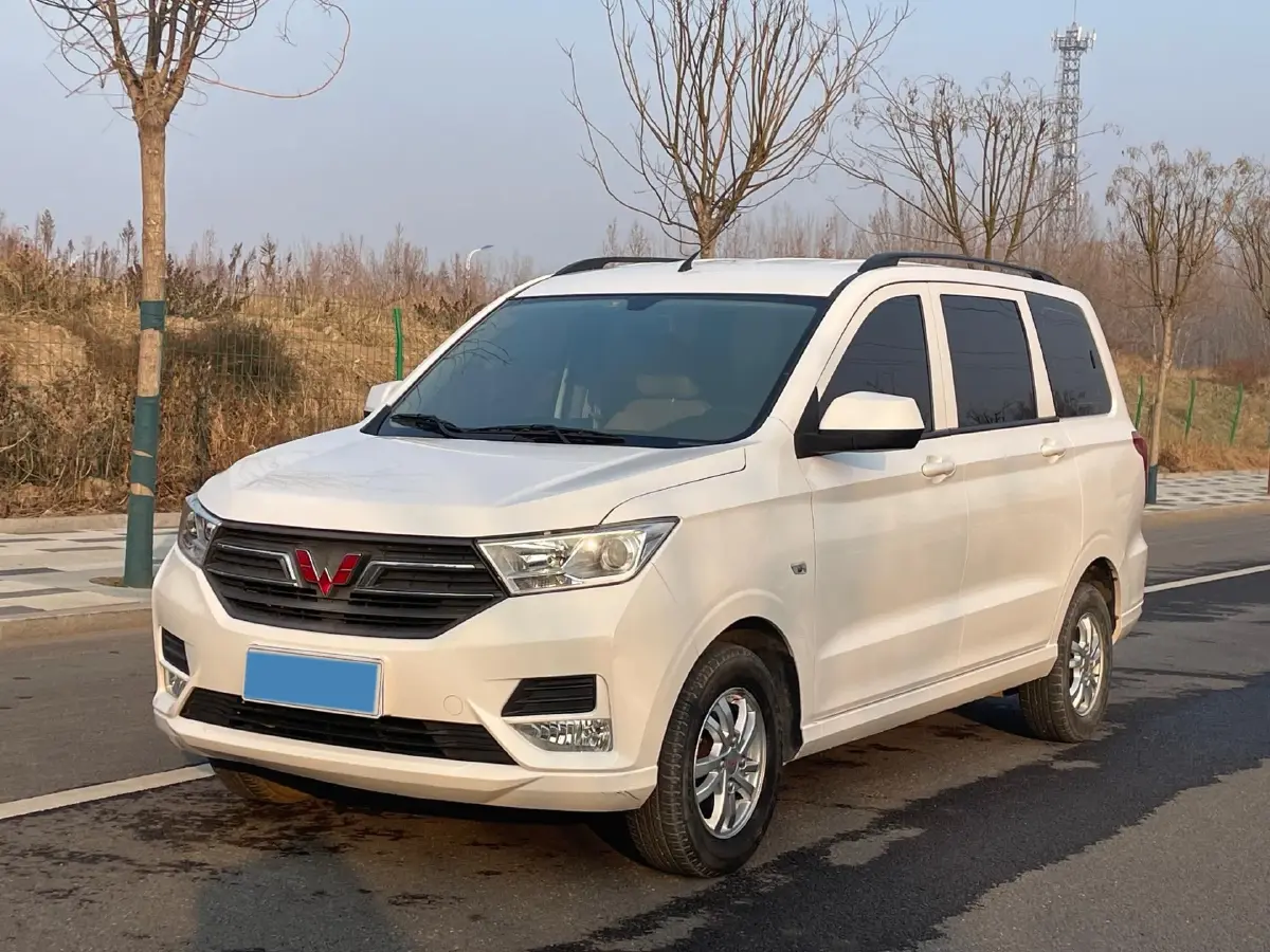 2019 WuLing HongGuang 1.5L 99HP L4 6MT