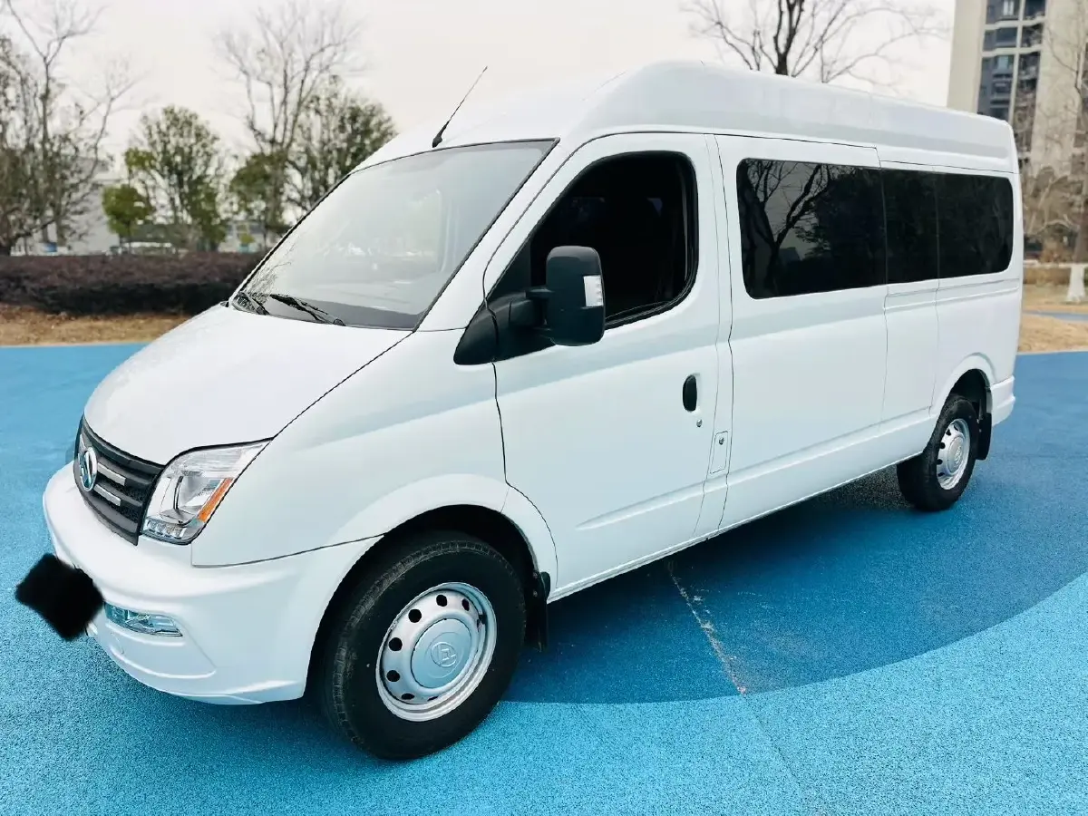 2023 MAXUS XinTu V80 2.0T 127HP L4 6MT