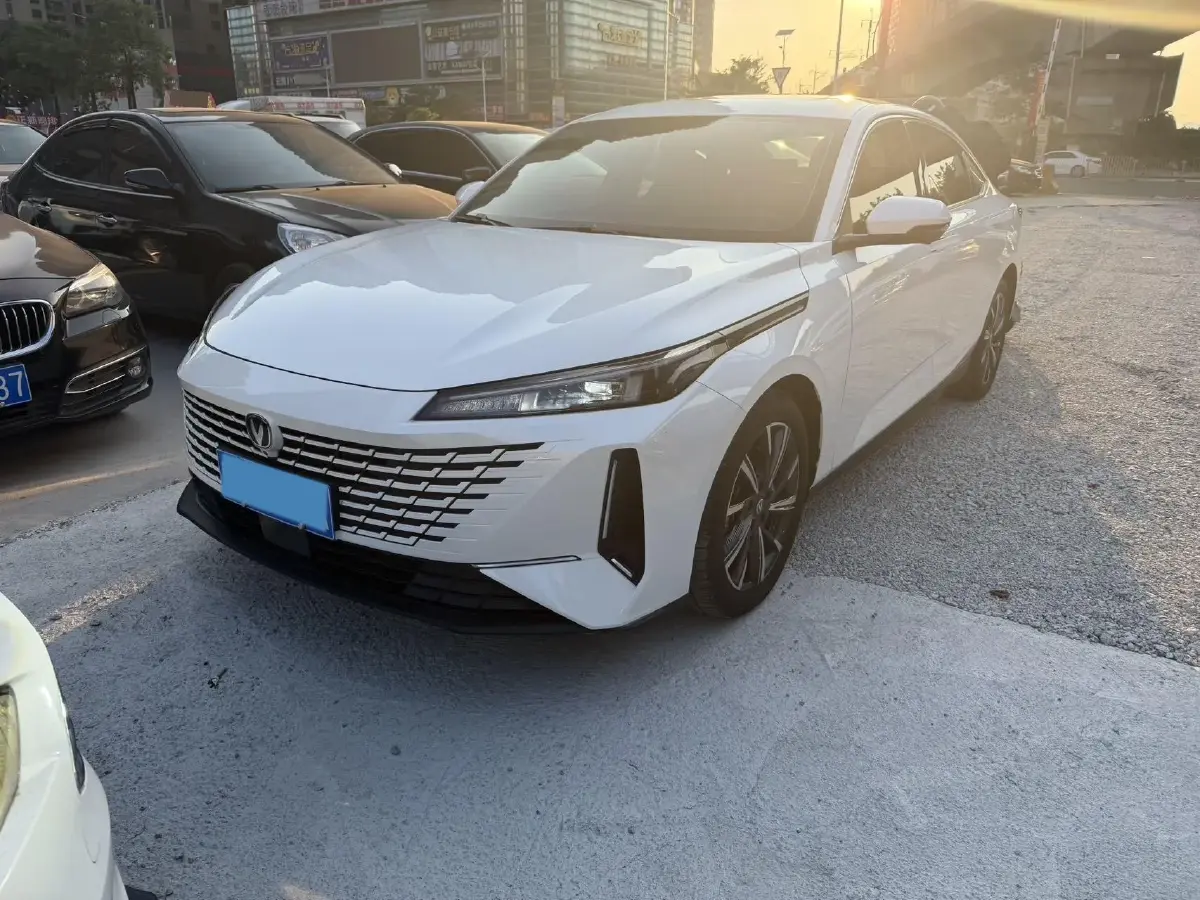 2023 ChangAn Oshan Z6 1.5T 188HP L4 7DCT