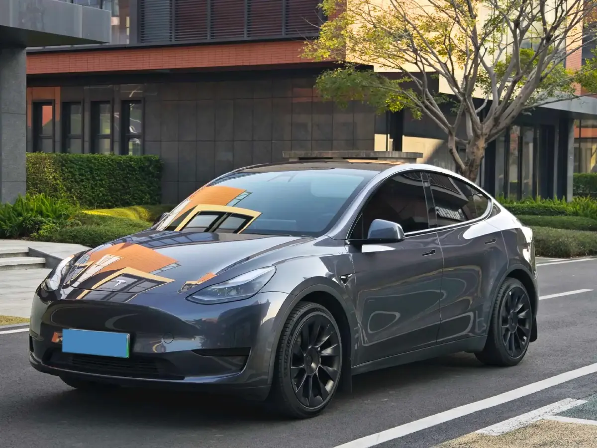 2022 Tesla Model Y BEV 60KWH