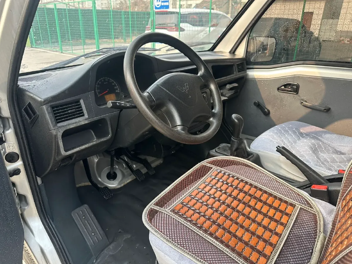 2020 WuLing ZhiGuang Mini Truck 1.2L 76HP L4 5MT,autocango,china used car exporter,china ev exporter,chinese used car exporter,chinese used ev exporter