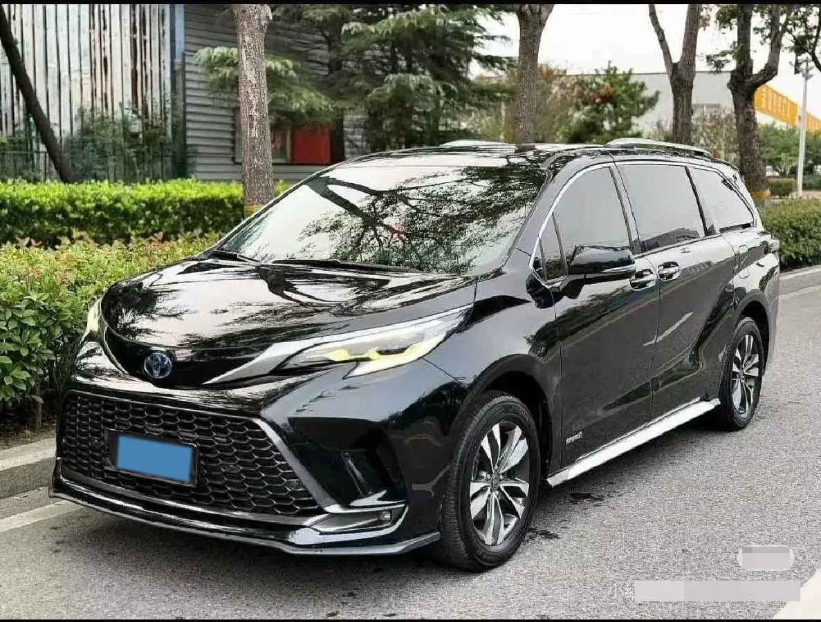 2023 Toyota Granvia 2.5L 189HP L4 E-CVT Hybrid