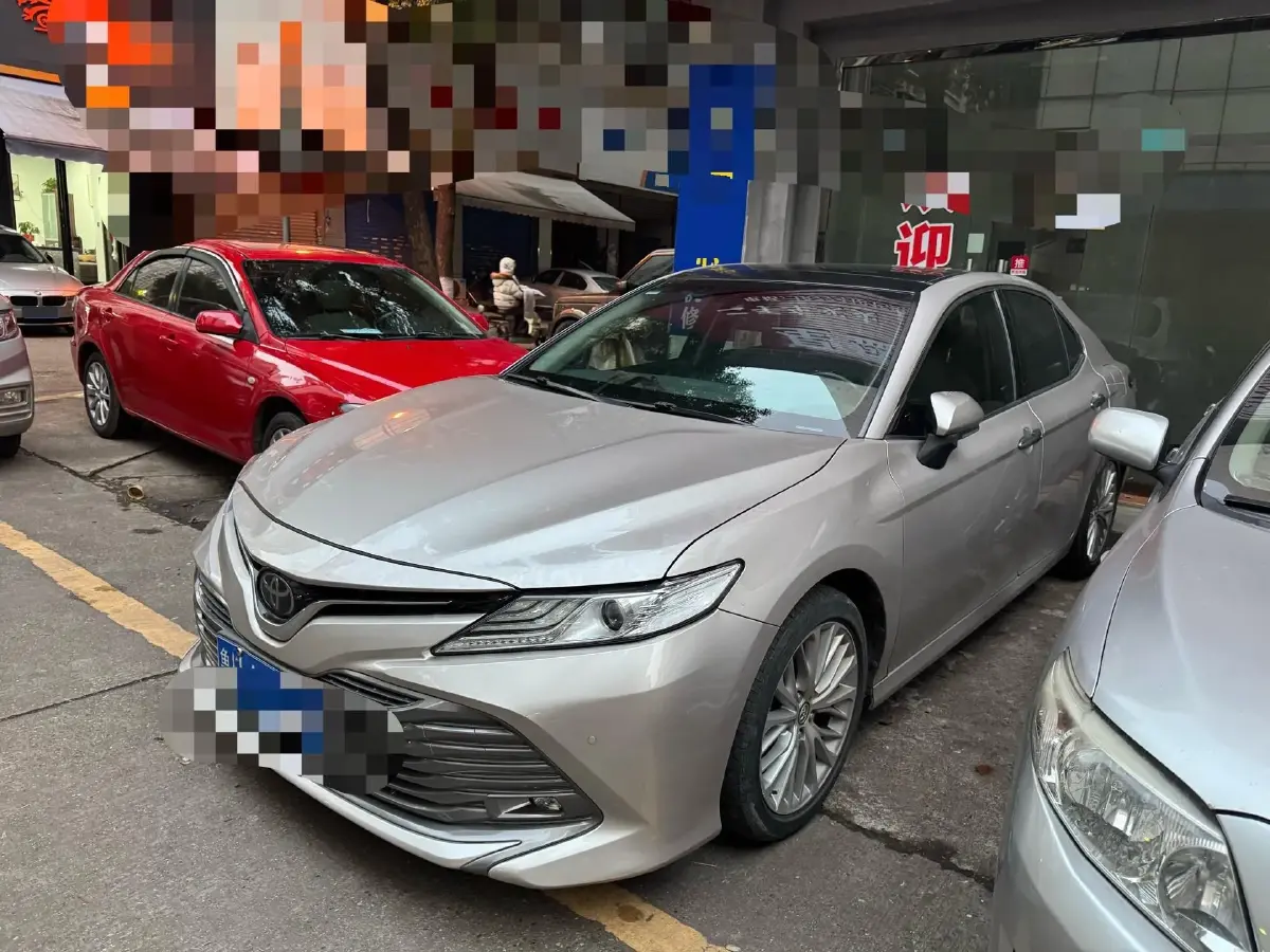 2019 Toyota Camry 2.5L 209HP L4 8AT