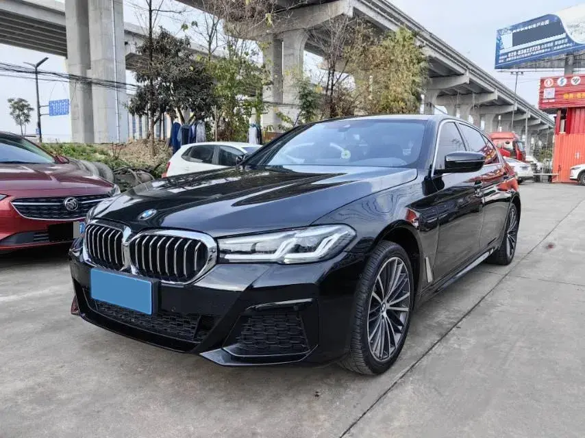 2022 BMW 5 Series 2.0T 252HP L4 8AT