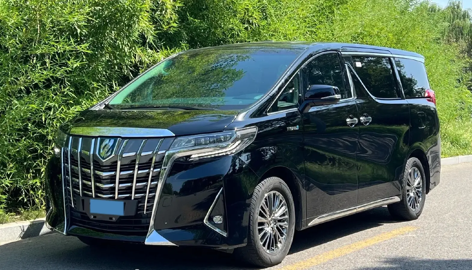 2021 Toyota Alphard 2.5L 117HP L4 E-CVT Hybrid