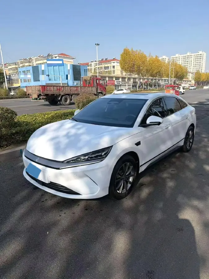 2025 BYD QinL BEV