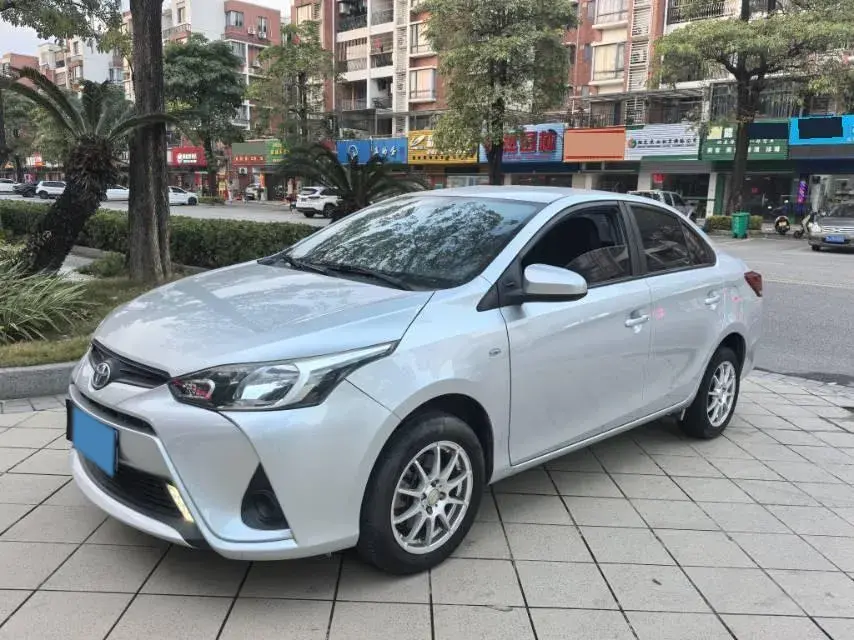 2020 Toyota Yaris L 1.5L 110HP L4 CVT