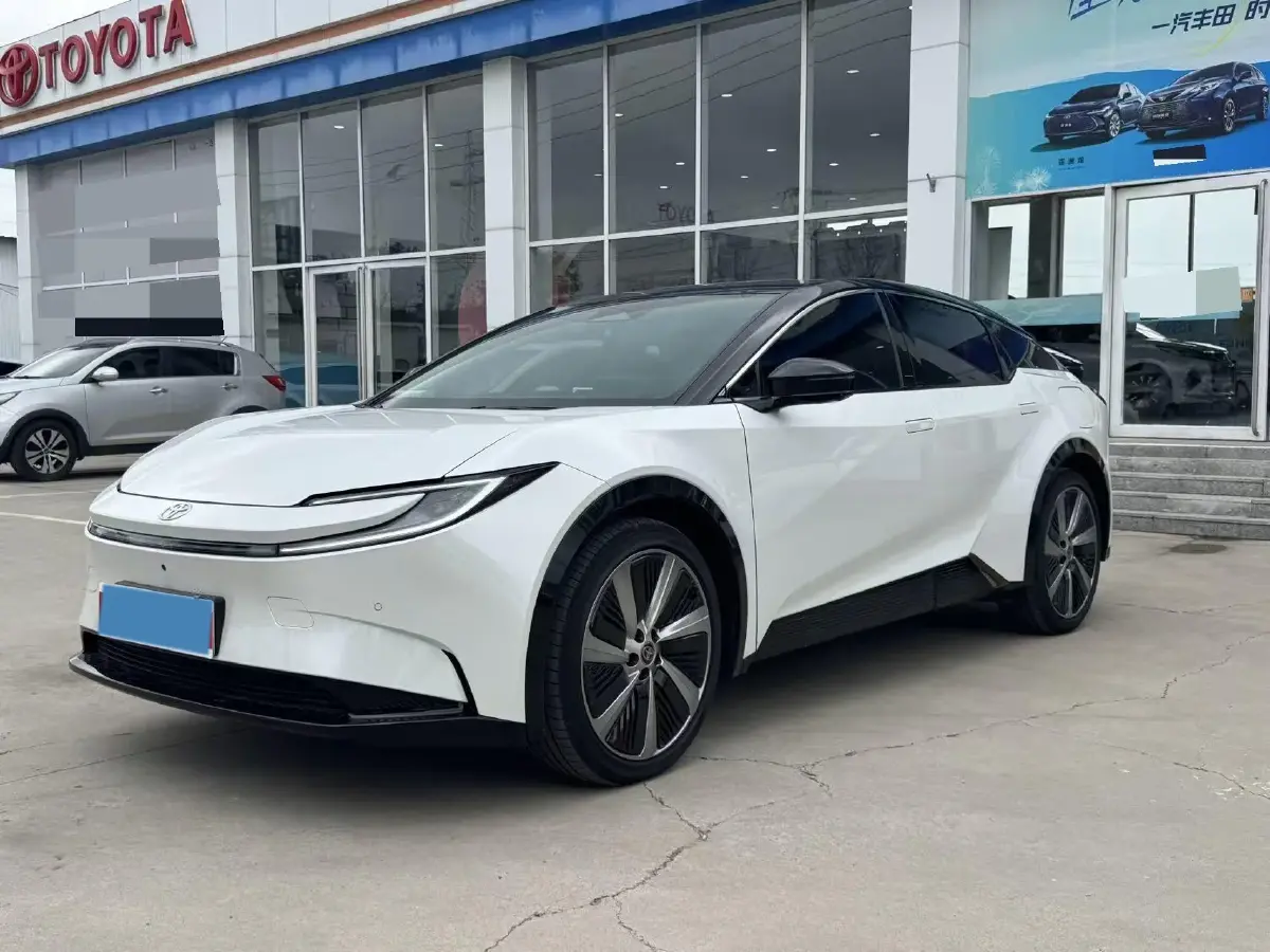 2025 Toyota bZ5 BEV