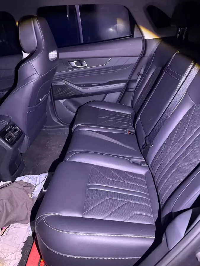 2023 ChangAn UNI-K iDD 1.5T 170HP L4 6TCT PHEV 28.39KWH,autocango,china used car exporter,china ev exporter,chinese used car exporter,chinese used ev exporter