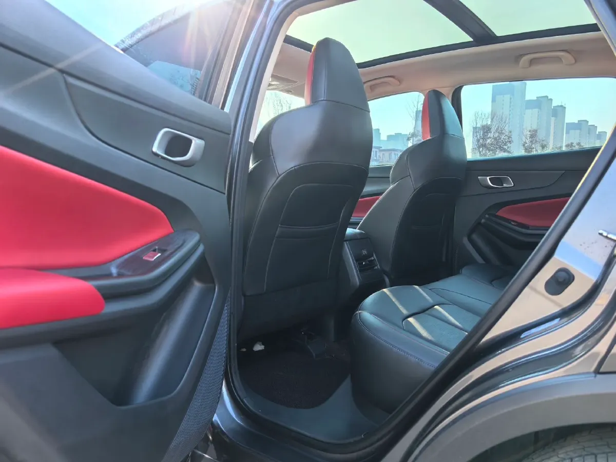 2022 ChangAn Oshan X7 Plus 1.5T 188HP L4 7DCT,autocango,china used car exporter,china ev exporter,chinese used car exporter,chinese used ev exporter