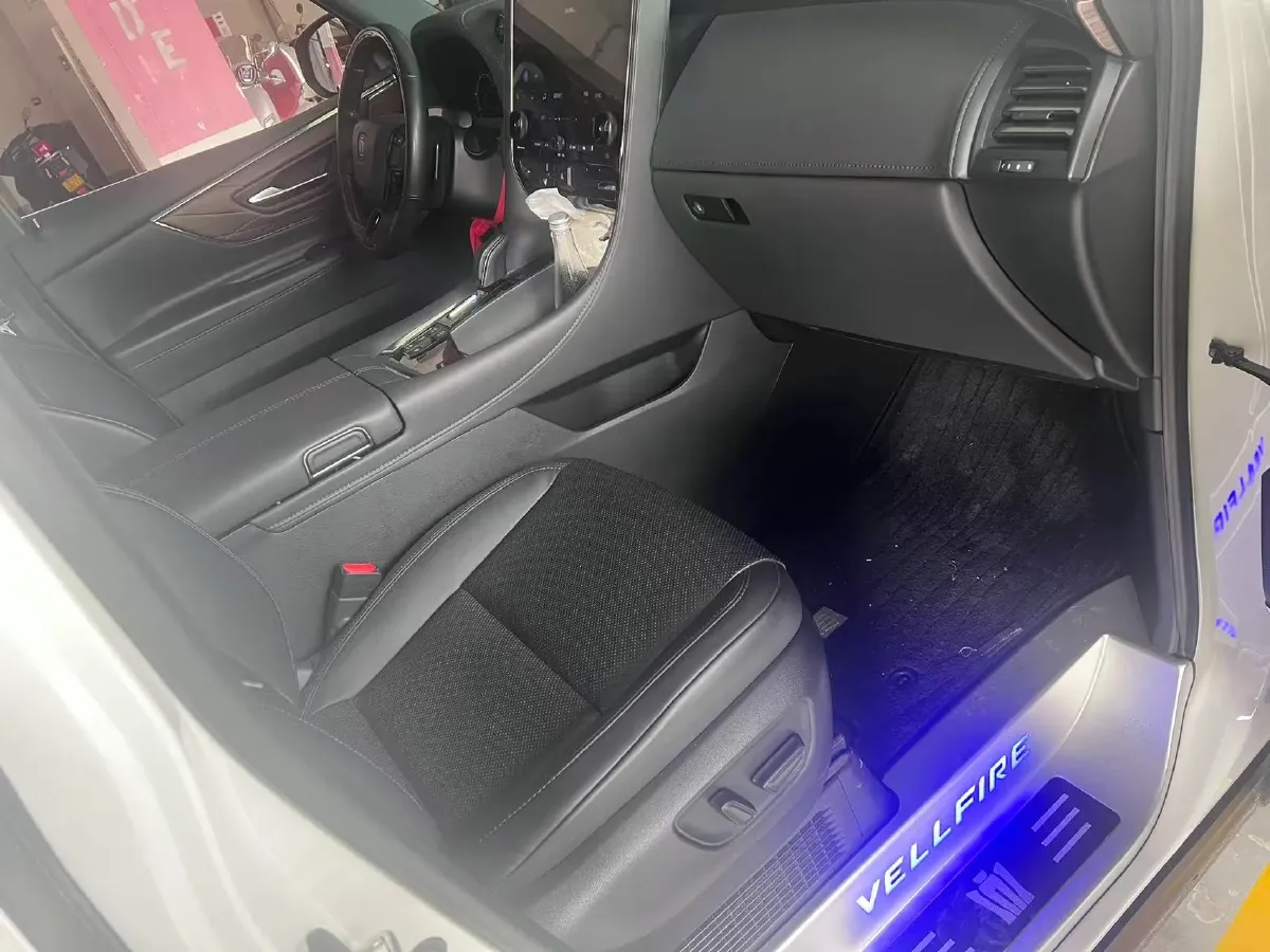 2024 Toyota Vellfire 2.5L 190HP L4 E-CVT Hybrid,autocango,china used car exporter,china ev exporter,chinese used car exporter,chinese used ev exporter