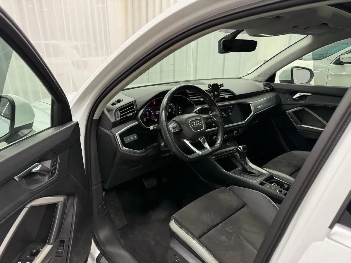 2022 Audi Q3 1.4T 150HP L4 7DCT,autocango,china used car exporter,china ev exporter,chinese used car exporter,chinese used ev exporter