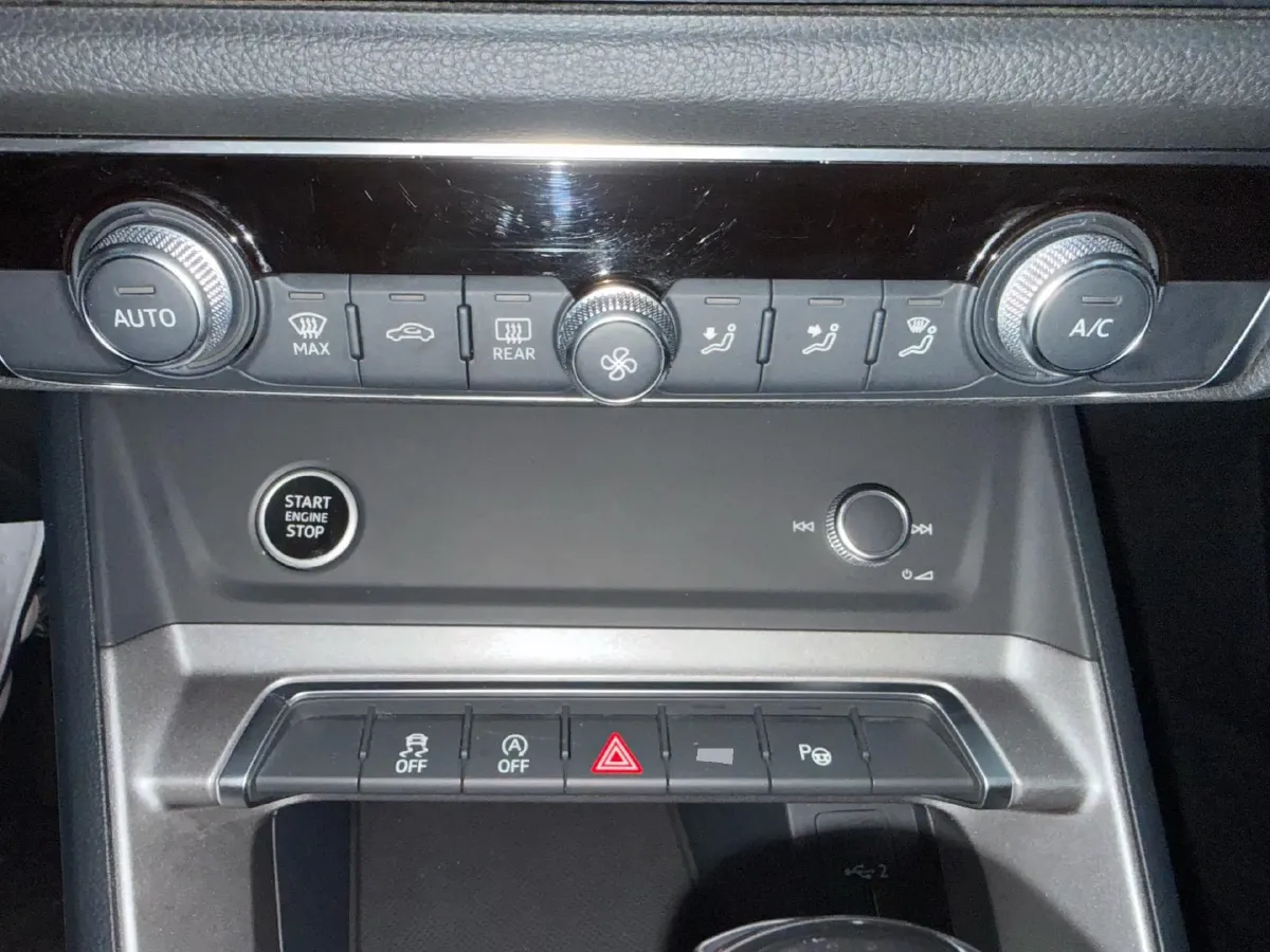 2022 Audi Q3 1.4T 150HP L4 7DCT,autocango,china used car exporter,china ev exporter,chinese used car exporter,chinese used ev exporter