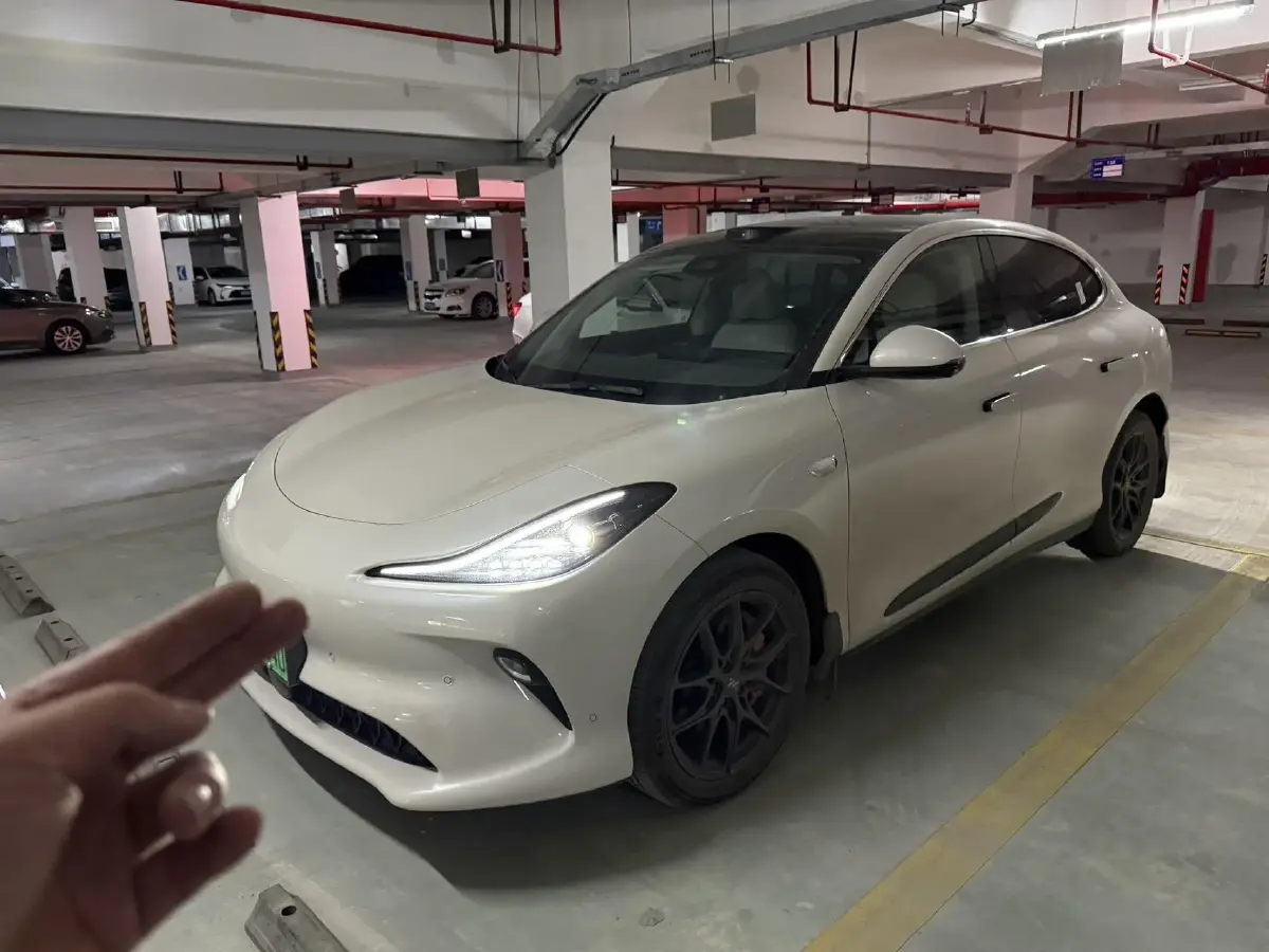 2025 IM LS6 BEV 75KWH