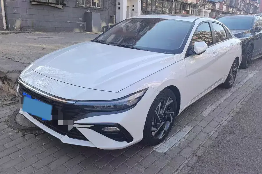 2023 Hyundai Elantra 1.5L 115HP L4 CVT