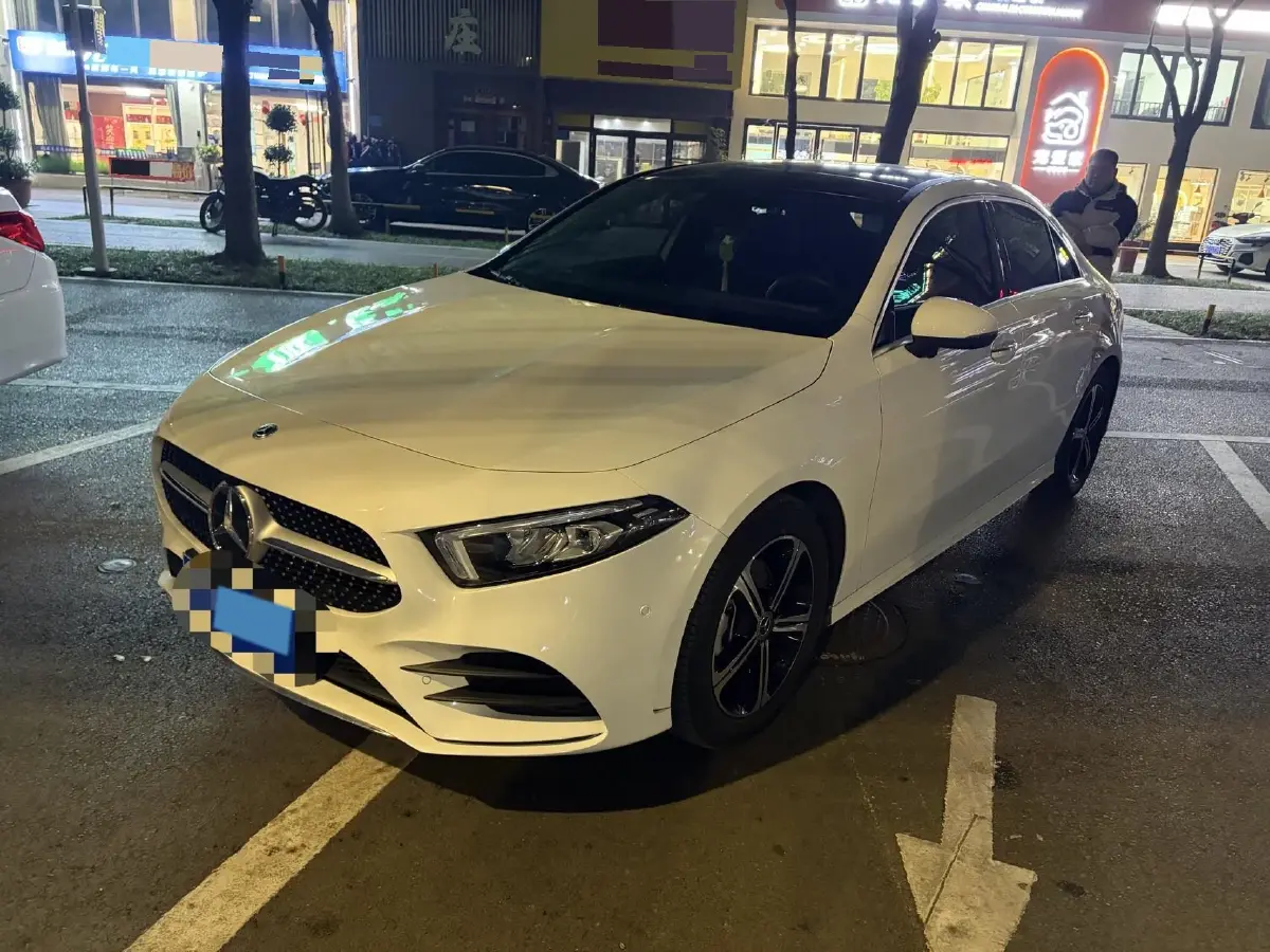 2022 Mercedes-Benz A Class 1.3T 163HP L4 7DCT