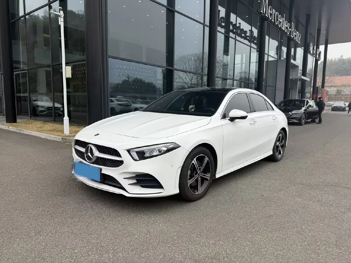 2022 Mercedes-Benz A Class 1.3T 163HP L4 7DCT