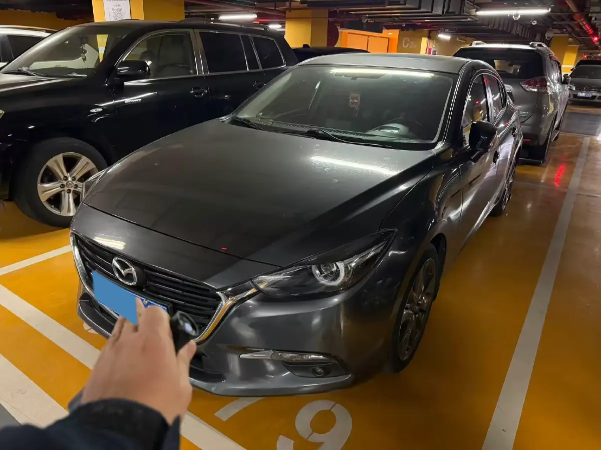 2017 Mazda 3 Axela 2.0L 158HP L4 6AT