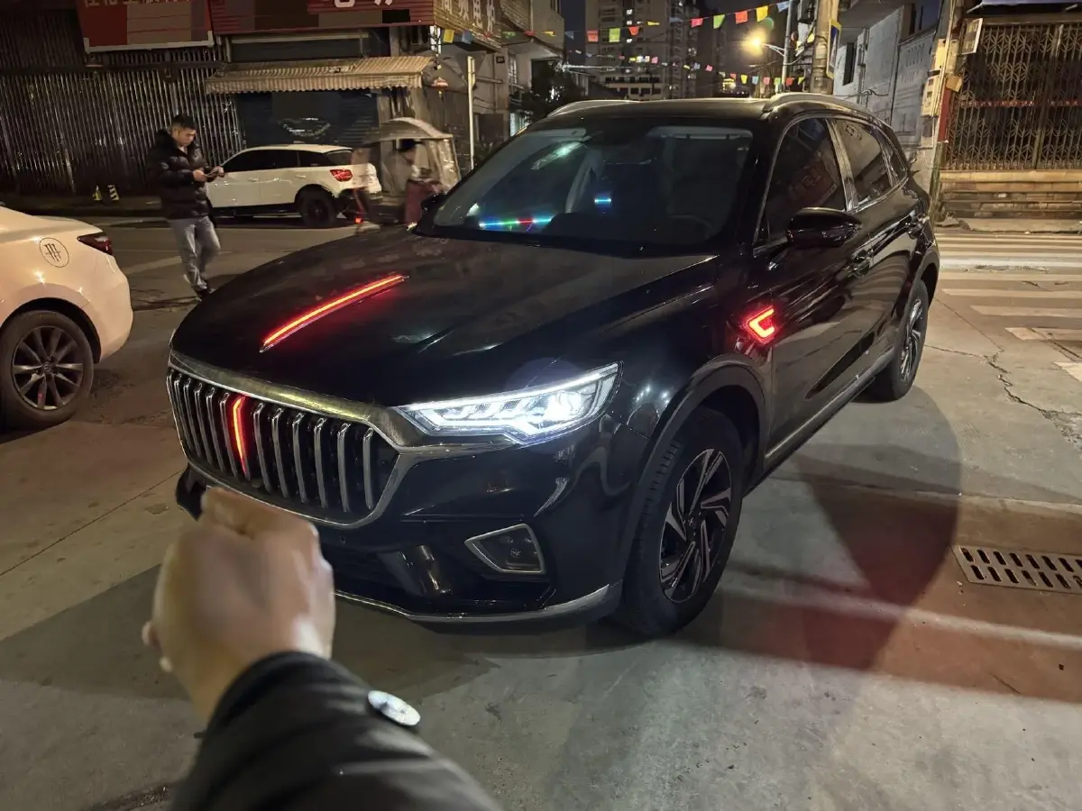 2022 HongQi HS5 2.0T 224HP L4 6AT