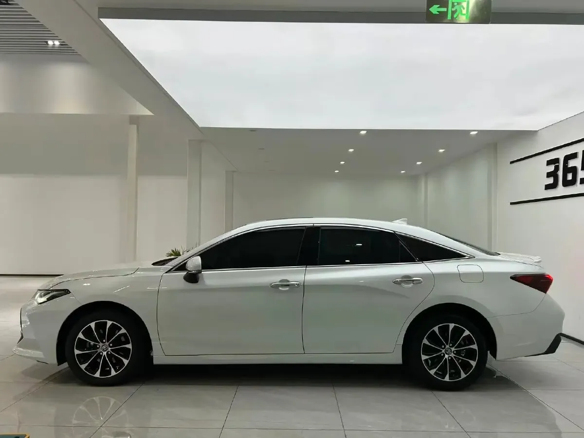 2023 Toyota Avalon 2.5L 207HP L4 8AT,autocango,china used car exporter,china ev exporter,chinese used car exporter,chinese used ev exporter