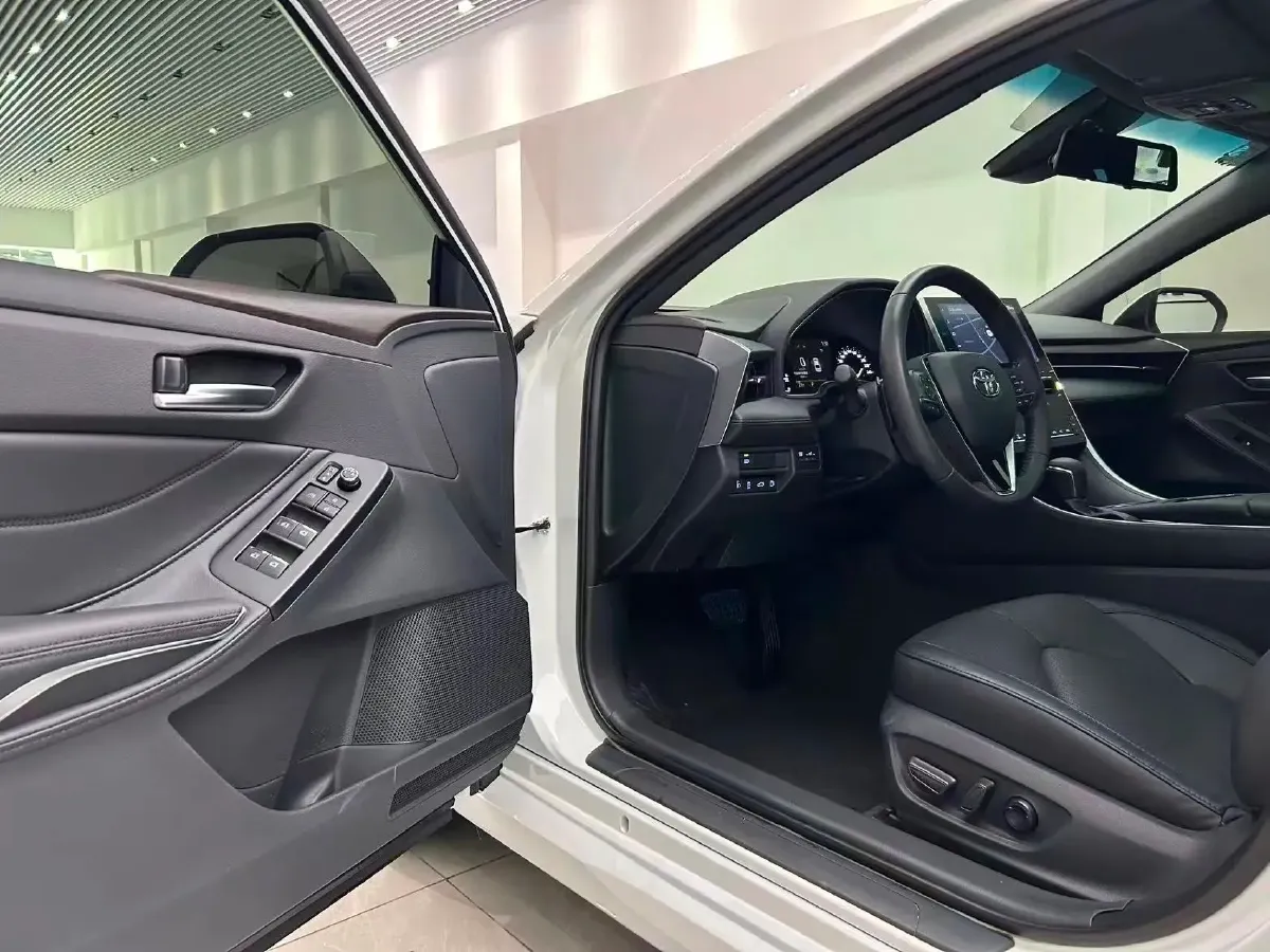2023 Toyota Avalon 2.5L 207HP L4 8AT,autocango,china used car exporter,china ev exporter,chinese used car exporter,chinese used ev exporter