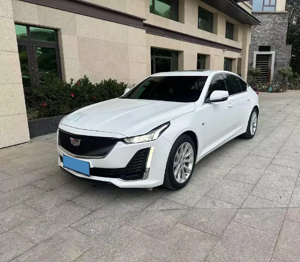 2022 Cadillac CT5 2.0T 237HP L4 10AT