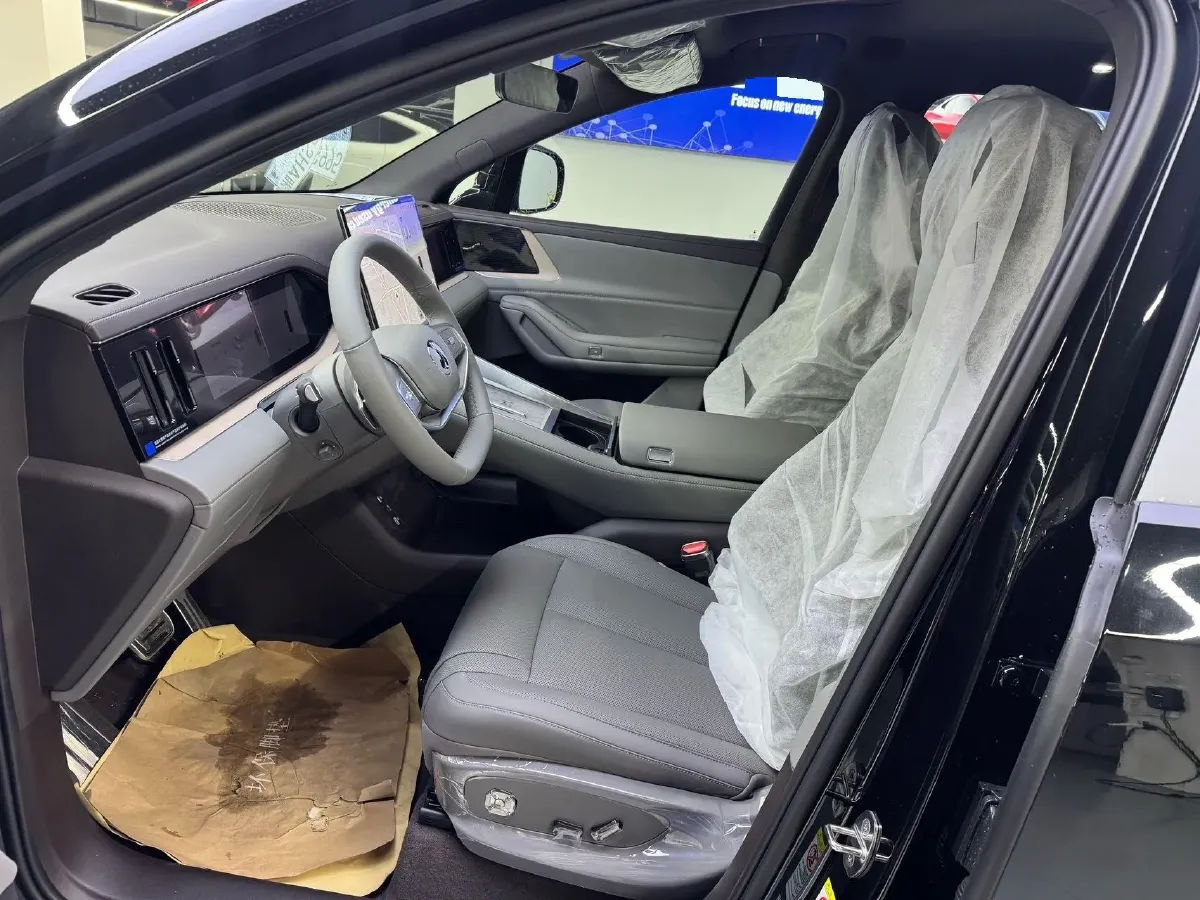 2025 Denza DenzaN8L 2.0T 207HP L4 E-CVT PHEV,autocango,china used car exporter,china ev exporter,chinese used car exporter,chinese used ev exporter