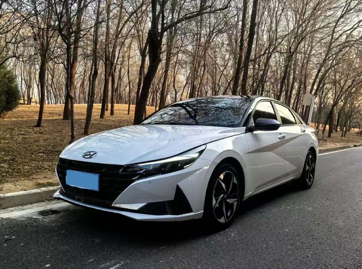 2021 Hyundai Elantra 1.5L 115HP L4 CVT