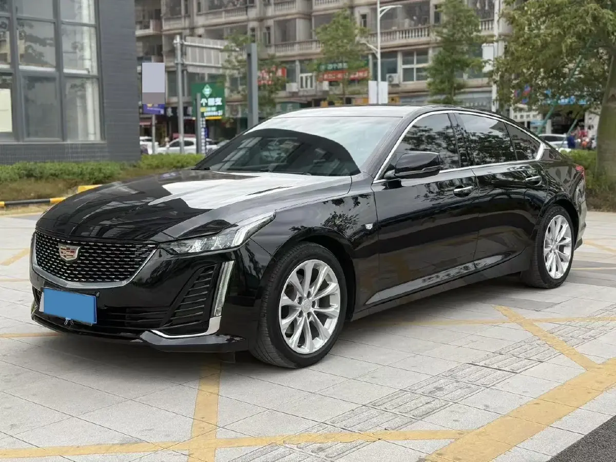 2022 Cadillac CT5 2.0T 237HP L4 10AT
