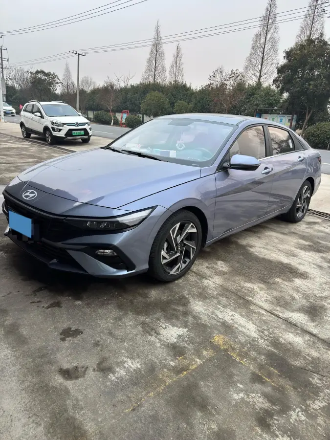 2023 Hyundai Elantra 1.5L 115HP L4 CVT