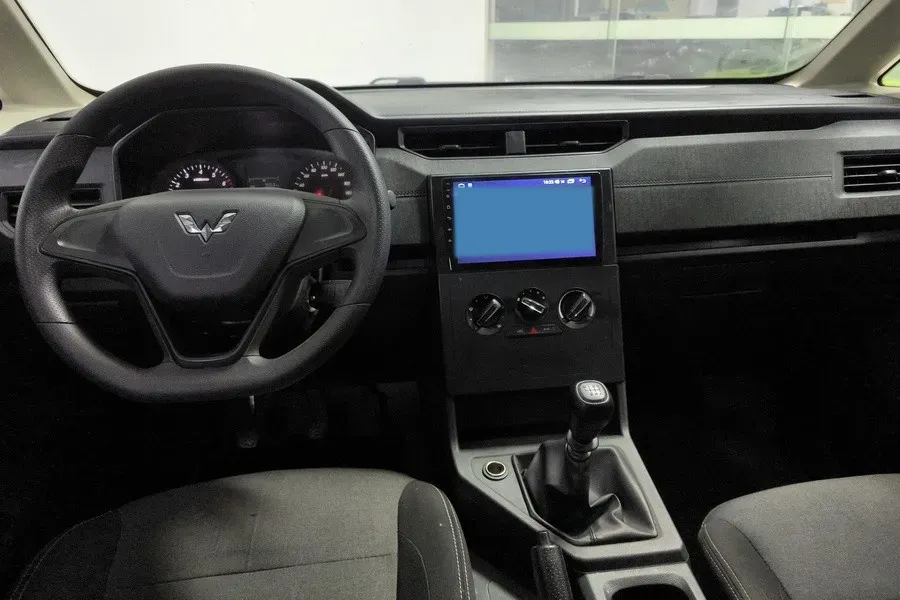 2020 BaoJun RC-5 1.5L 99HP L4 6MT,autocango,china used car exporter,china ev exporter,chinese used car exporter,chinese used ev exporter