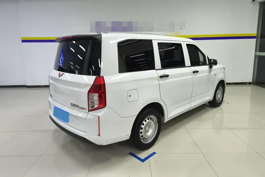 2020 BaoJun RC-5 1.5L 99HP L4 6MT,autocango,china used car exporter,china ev exporter,chinese used car exporter,chinese used ev exporter