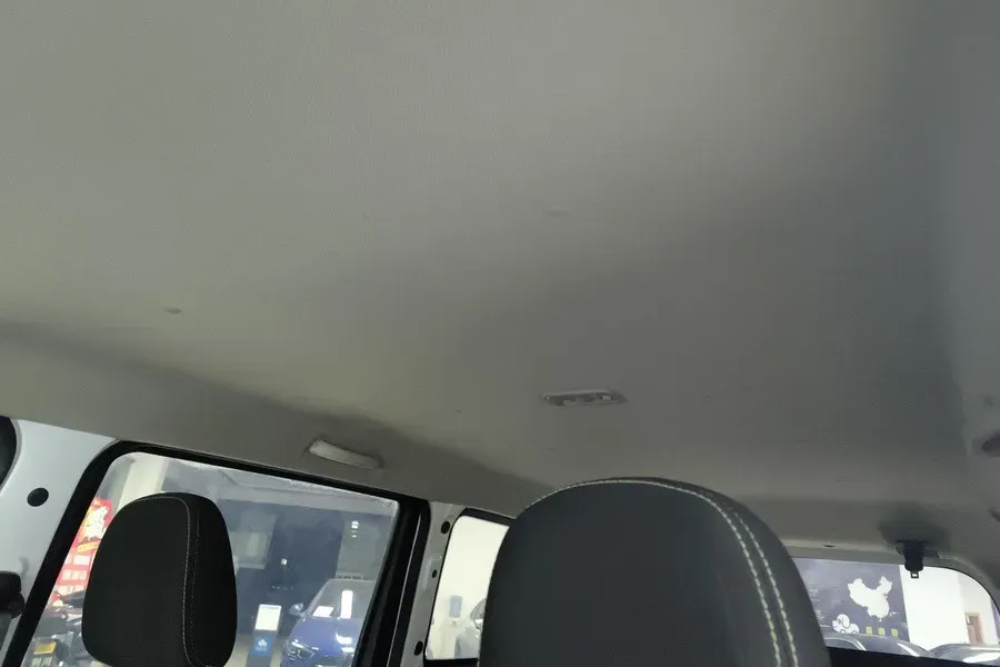 2020 BaoJun RC-5 1.5L 99HP L4 6MT,autocango,china used car exporter,china ev exporter,chinese used car exporter,chinese used ev exporter