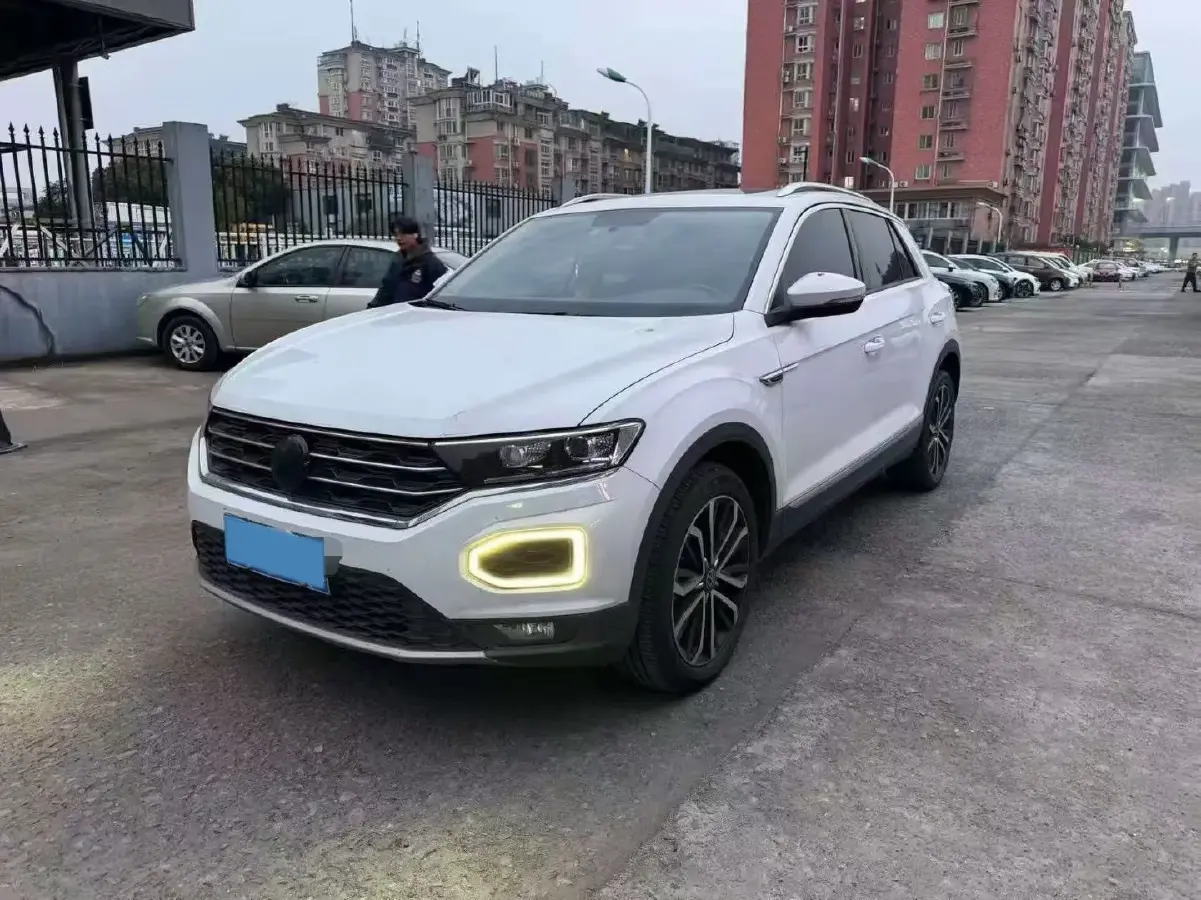 2021 Volkswagen T-Roc 1.4T 150HP L4 7DCT