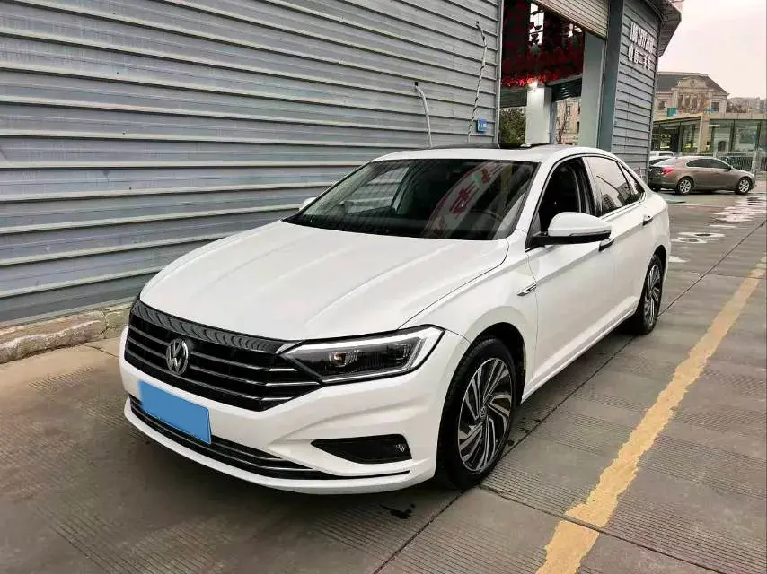 2021 Volkswagen Sagitar 1.2T 116HP L4 7DCT