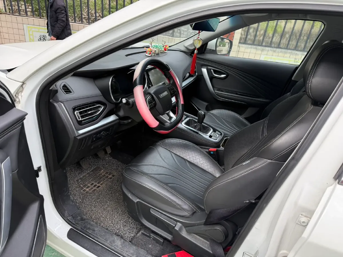 2018 SWM X7 1.8L 137HP L4 5MT,autocango,china used car exporter,china ev exporter,chinese used car exporter,chinese used ev exporter