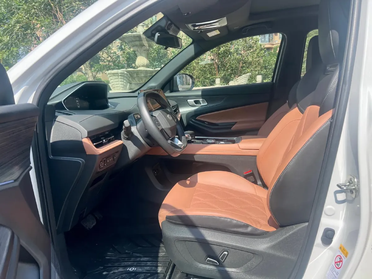 2023 Venucia VX6 BEV 62KWH,autocango,china used car exporter,china ev exporter,chinese used car exporter,chinese used ev exporter