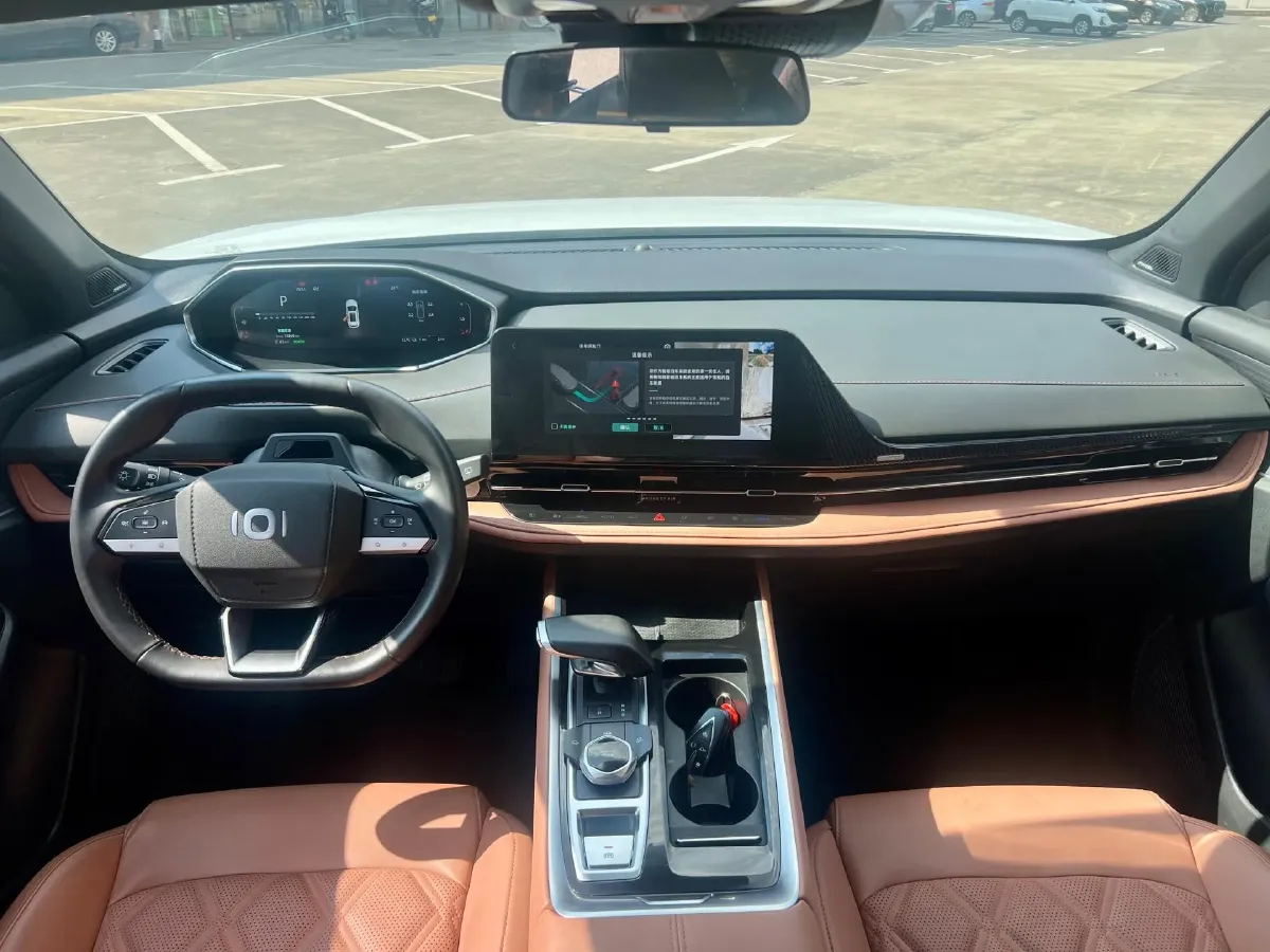 2023 Venucia VX6 BEV 62KWH,autocango,china used car exporter,china ev exporter,chinese used car exporter,chinese used ev exporter