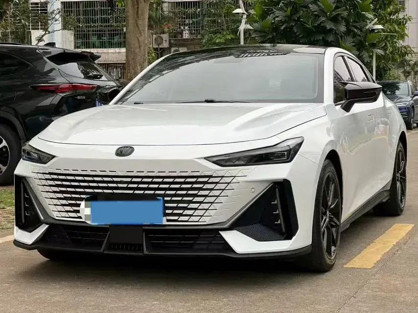 2022 ChangAn UNI-V 1.5T 188HP L4 7DCT