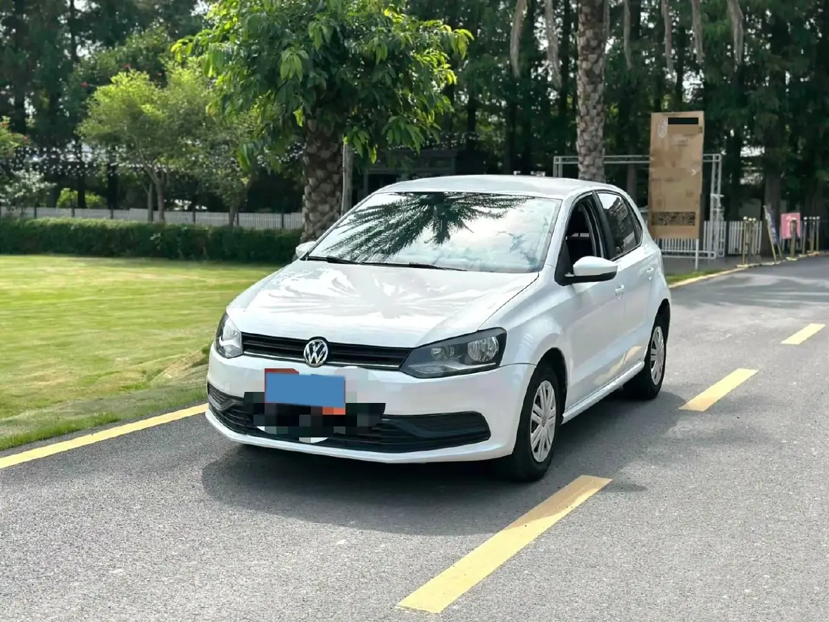 2016 Volkswagen Polo 1.4L 90HP L4 6AT