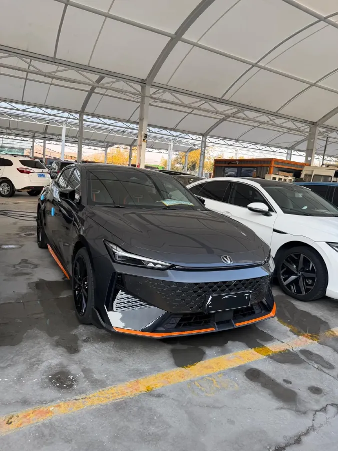 2023 ChangAn Raeton Plus 1.5T 188HP L4 7DCT,autocango,china used car exporter,china ev exporter,chinese used car exporter,chinese used ev exporter