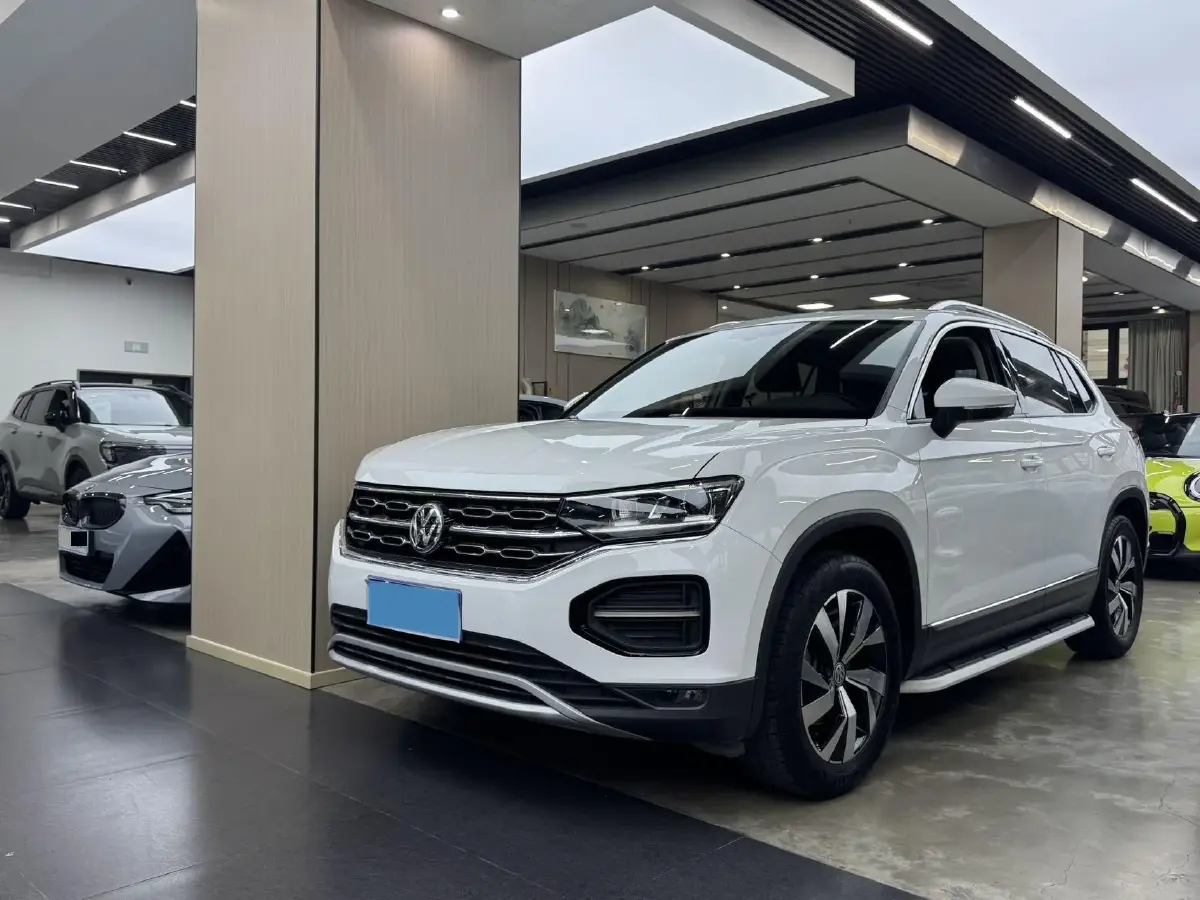 2019 Jeep Cherokee 2.0T 234HP L4 9AT