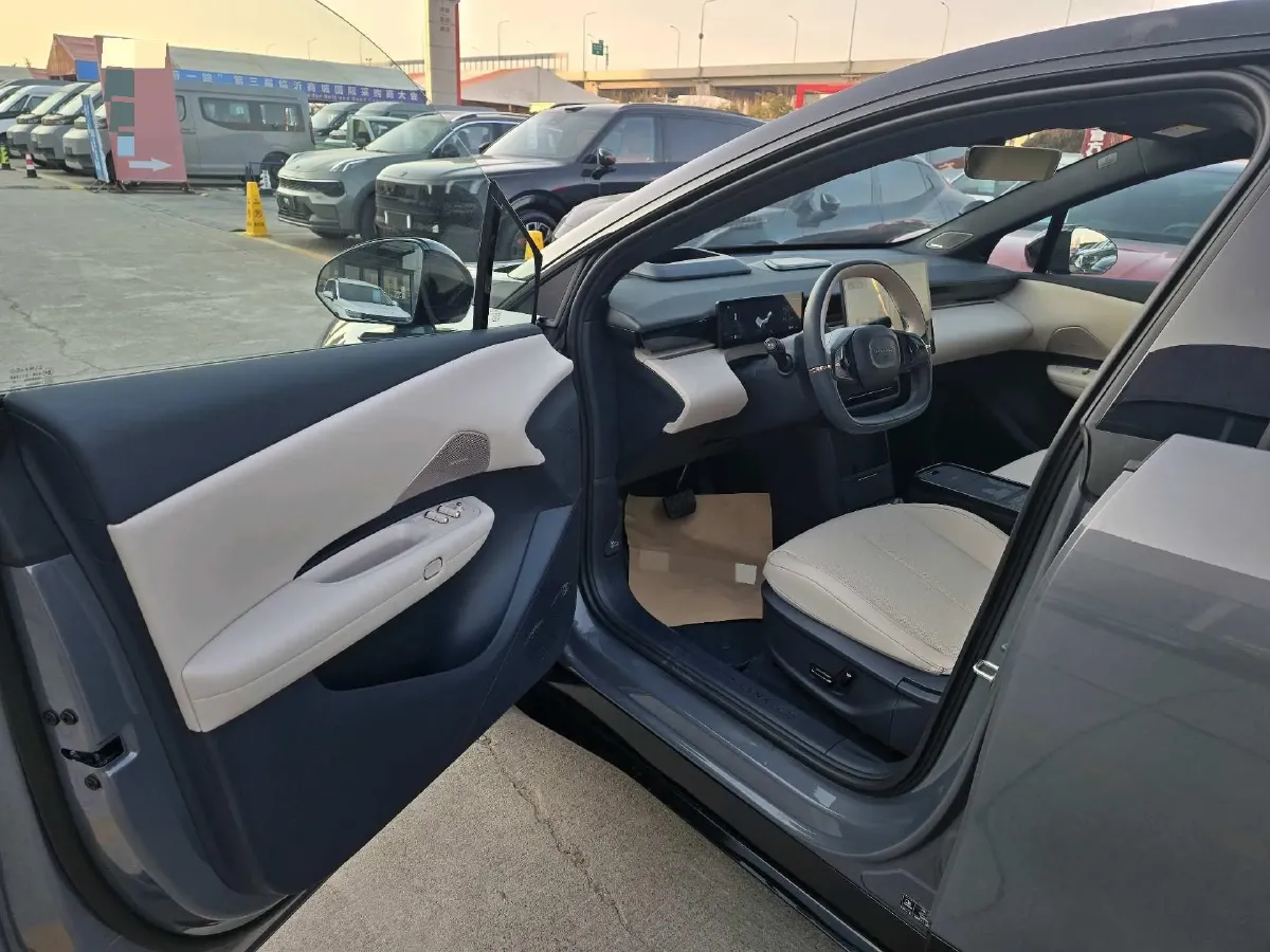 2025 Dongfeng Z9 2.0T 258HP L4 8AT,autocango,china used car exporter,china ev exporter,chinese used car exporter,chinese used ev exporter