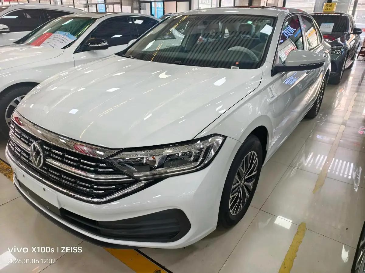 2025 Volkswagen Sagitar 1.2T 116HP L4 7DCT