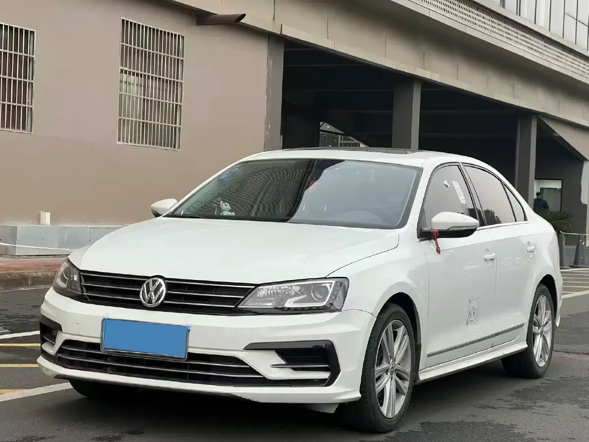 2018 Volkswagen Sagitar 1.4T 150HP L4 7DCT