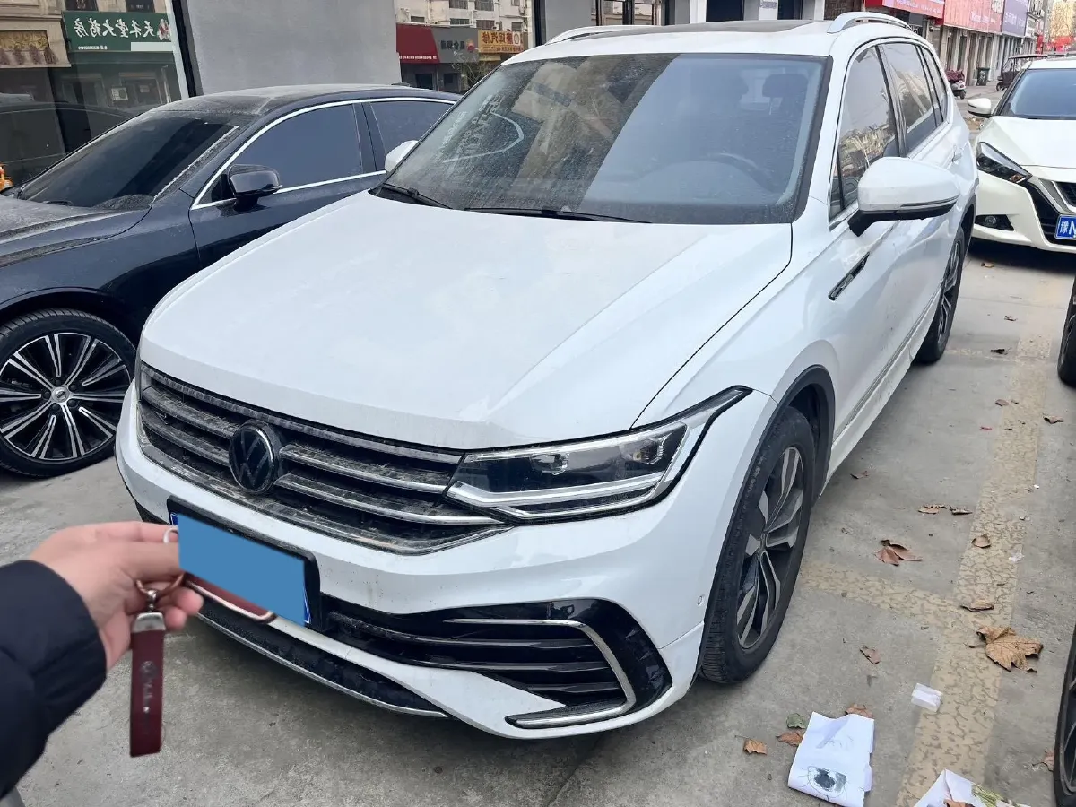 2024 Volkswagen Tiguan L 2.0T 186HP L4 7DCT,autocango,china used car exporter,china ev exporter,chinese used car exporter,chinese used ev exporter