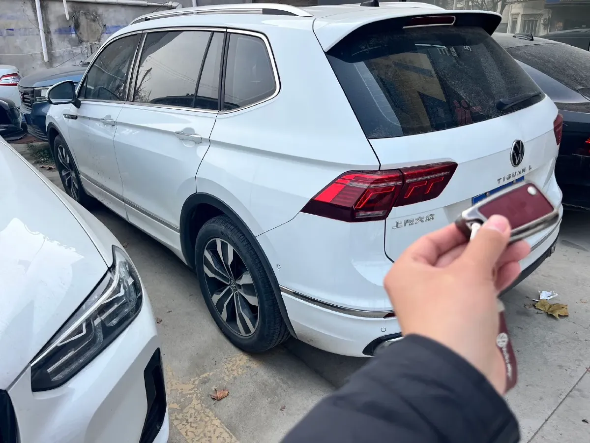 2024 Volkswagen Tiguan L 2.0T 186HP L4 7DCT,autocango,china used car exporter,china ev exporter,chinese used car exporter,chinese used ev exporter