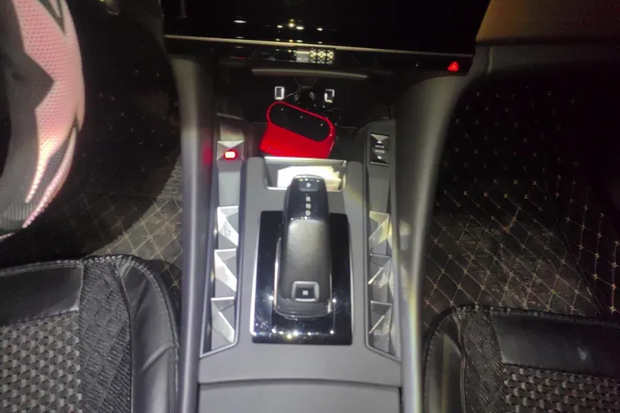 2021 Ford New Era Transit 2.2T 140HP L4 6AMT,autocango,china used car exporter,china ev exporter,chinese used car exporter,chinese used ev exporter