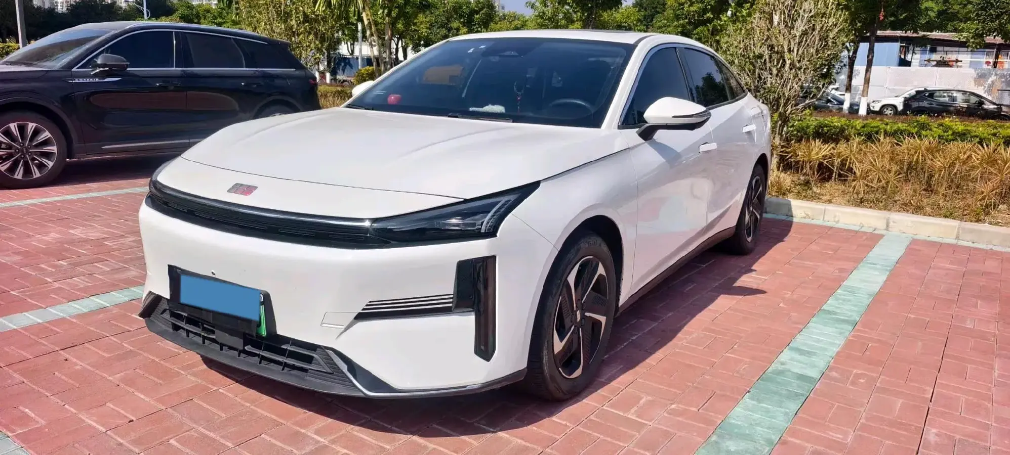 2024 Geely Galaxy L6 1.5T 163HP L4 3DHT PHEV